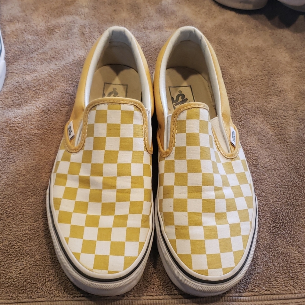 Vans Sz W7.5 M6 checkered slip-ons